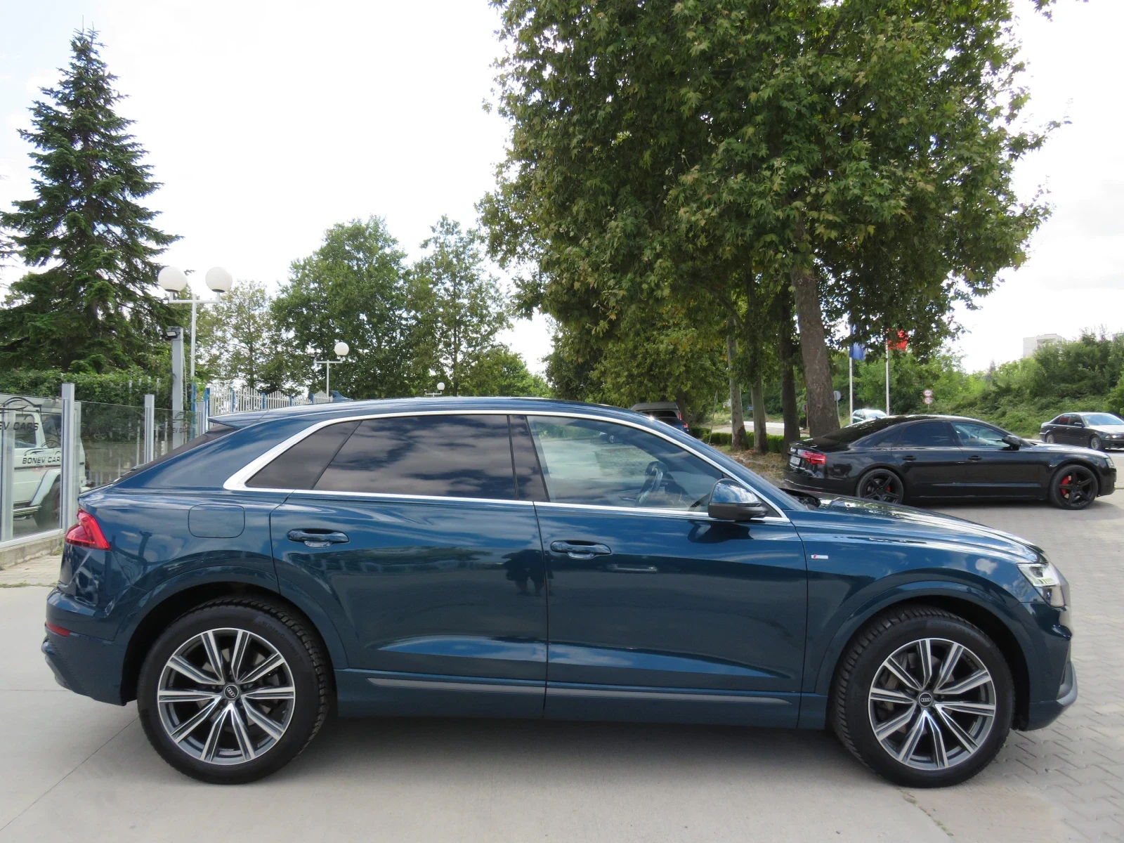Audi Q8 50TDI* S-LINE MATRIX/PANORAMA/KEYLESS FULL*