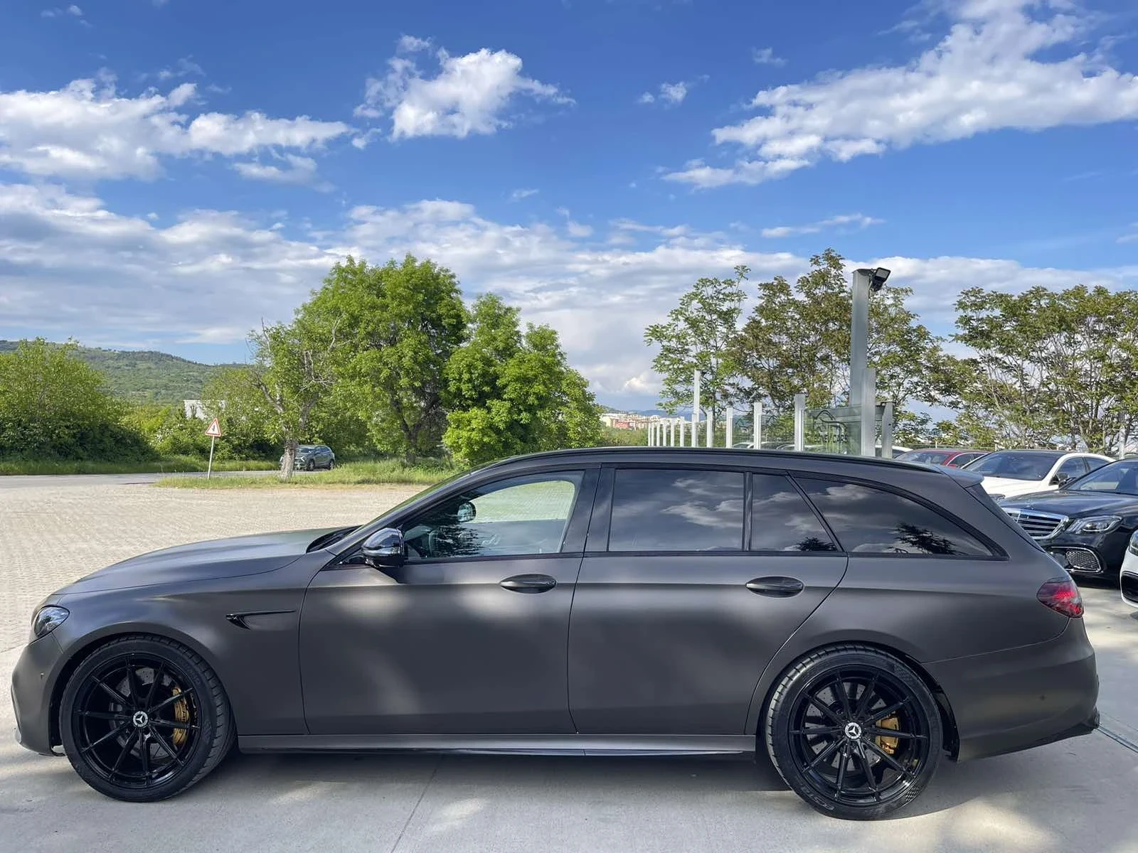 Mercedes-Benz E PERFORMANCE 4-MATIC+