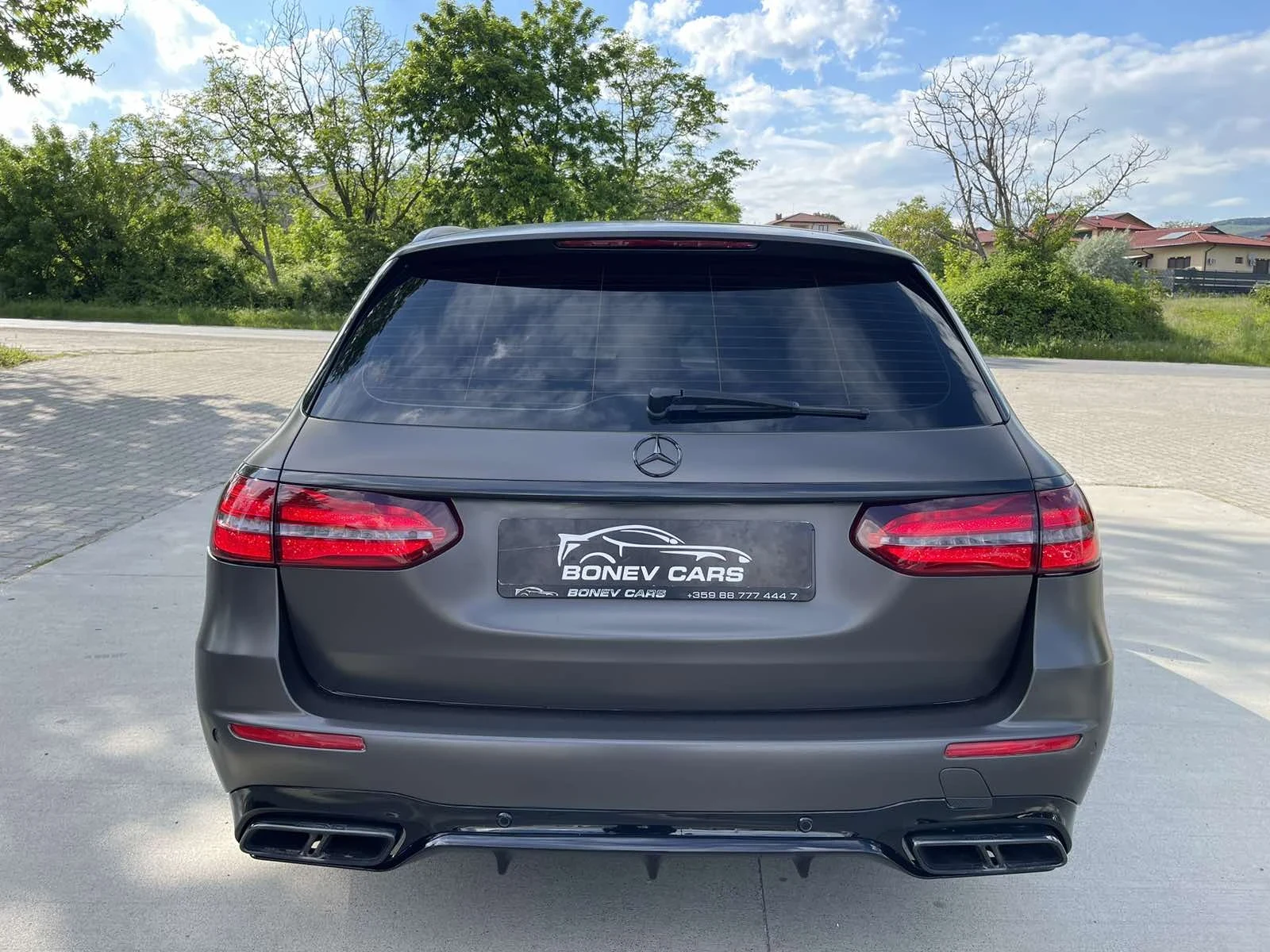 Mercedes-Benz E PERFORMANCE 4-MATIC+