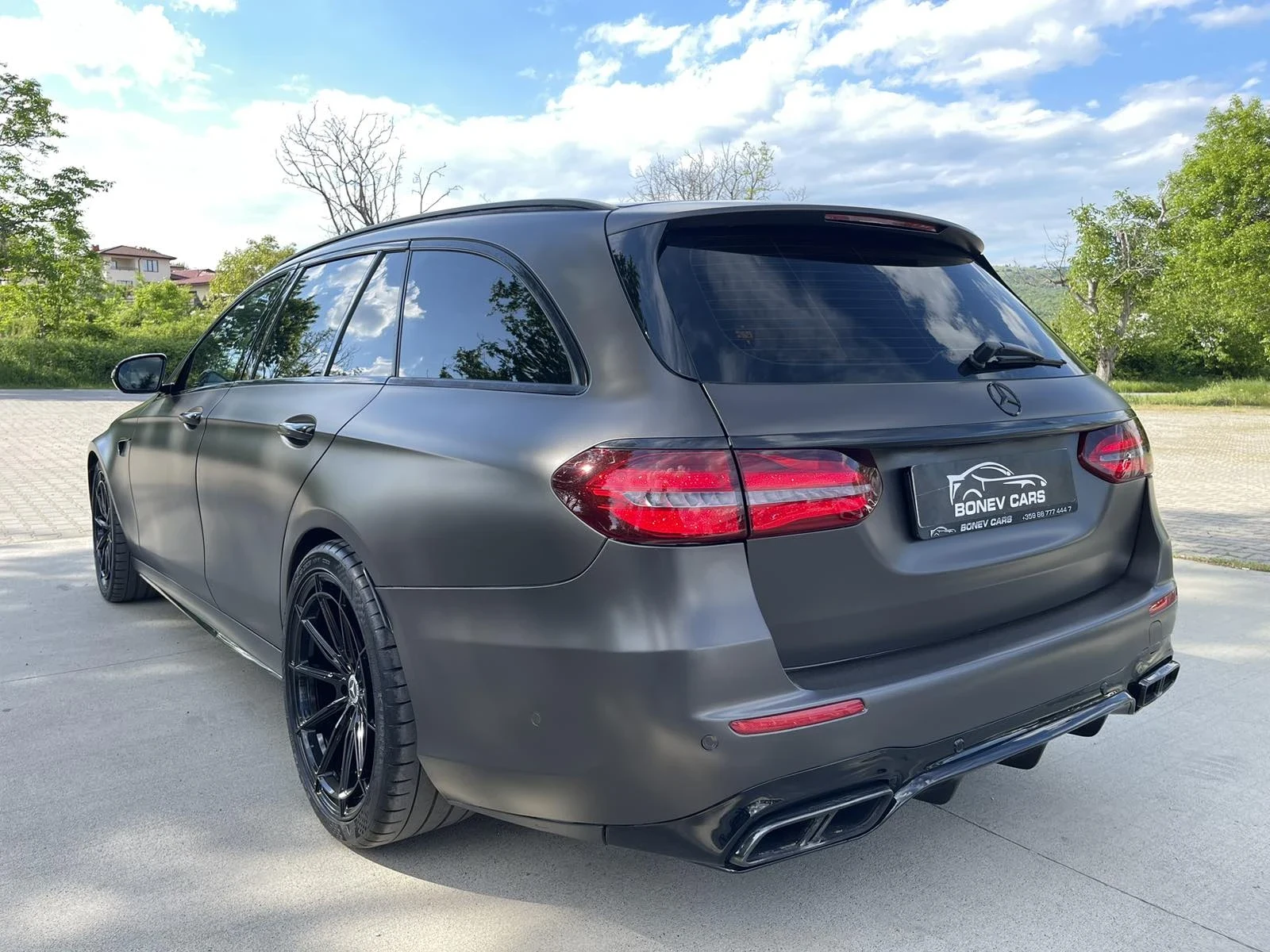 Mercedes-Benz E PERFORMANCE 4-MATIC+