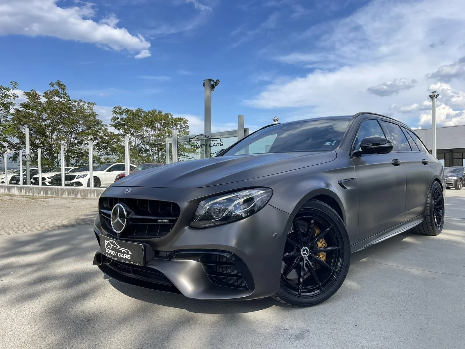 Mercedes-Benz E PERFORMANCE 4-MATIC+