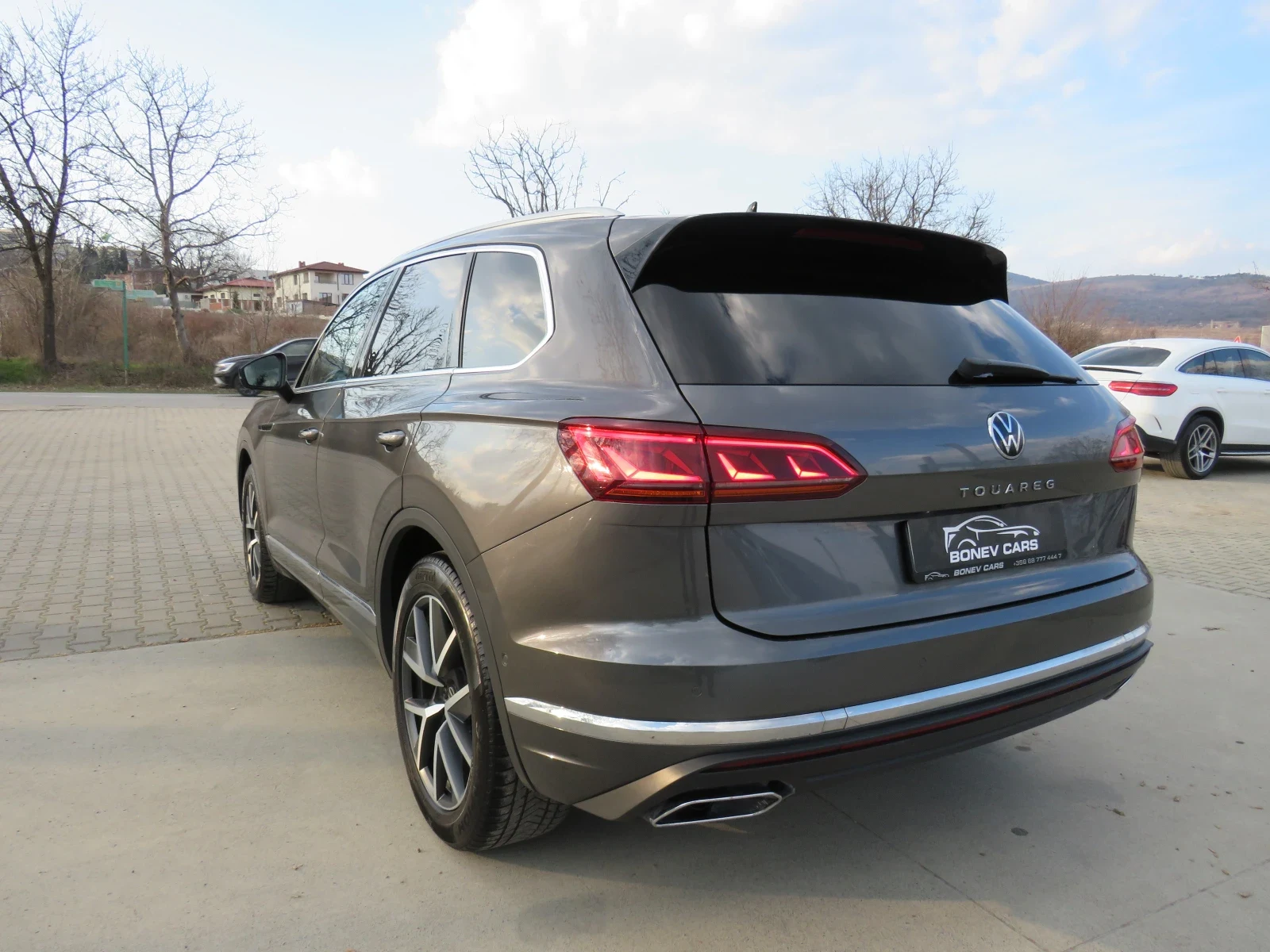 VW Touareg 3.0TDI * R-LINE 360  KEYLESS 4X4 DISTRONIC+ *