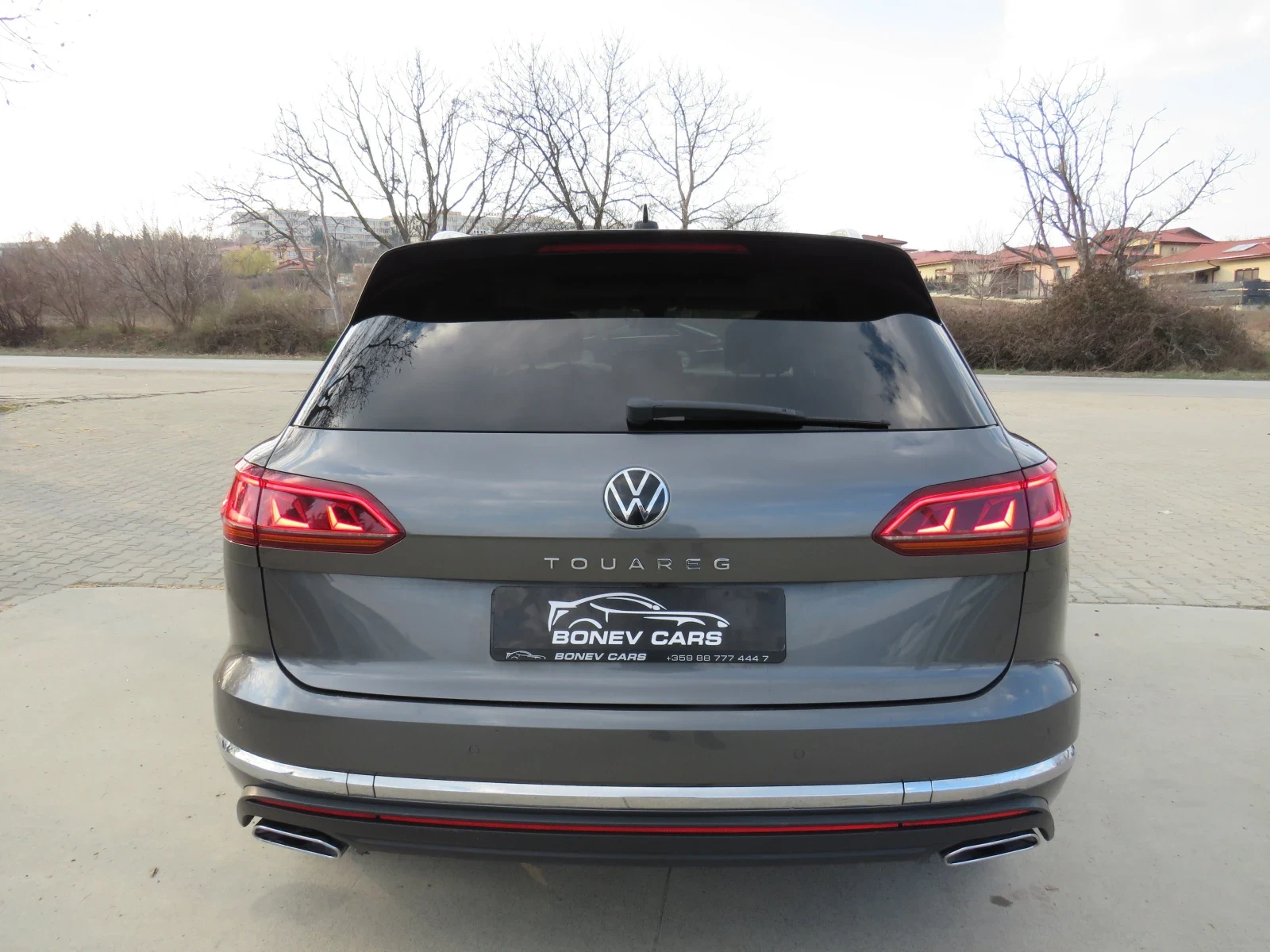 VW Touareg 3.0TDI * R-LINE 360  KEYLESS 4X4 DISTRONIC+ *