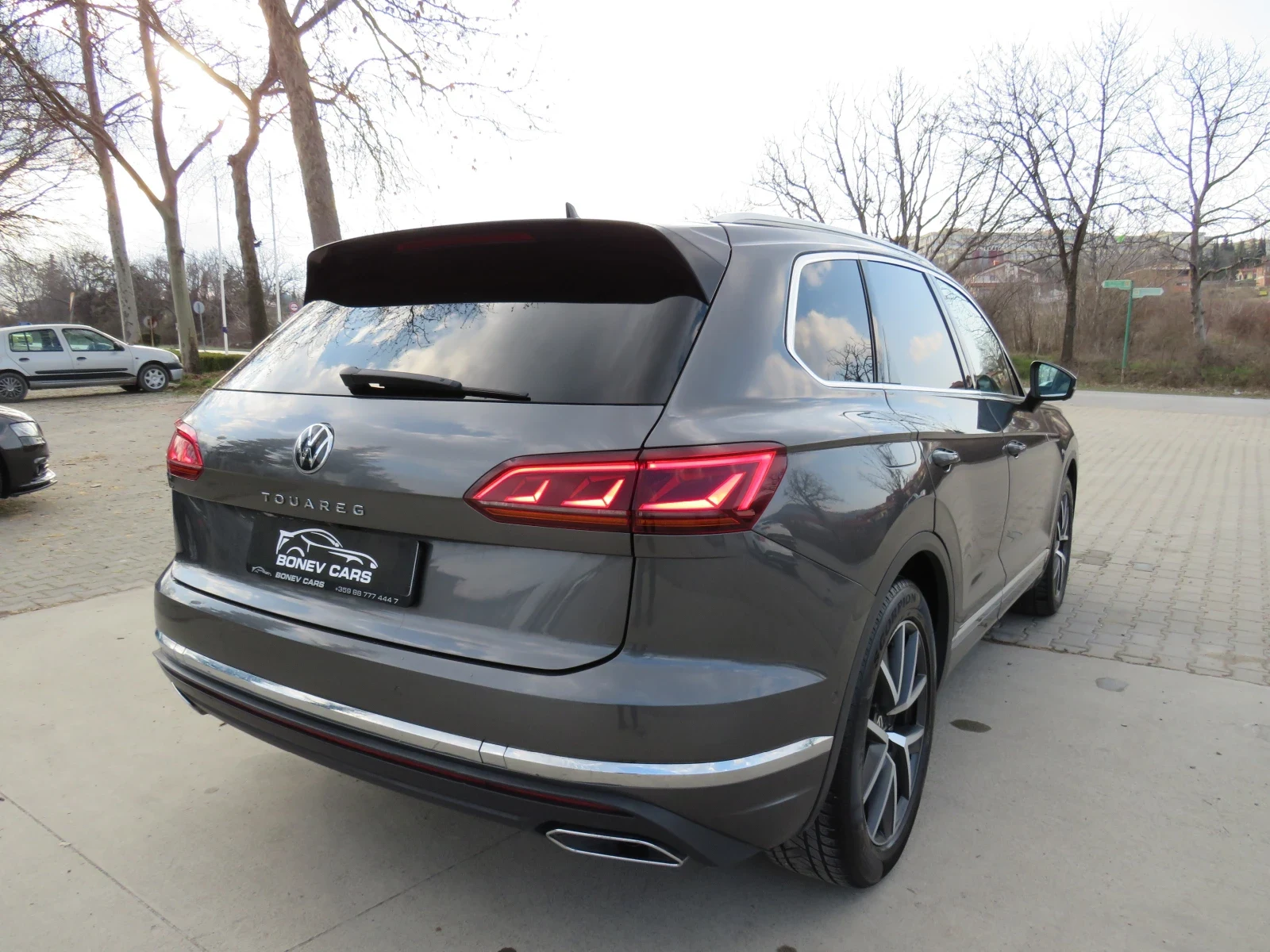 VW Touareg 3.0TDI * R-LINE 360  KEYLESS 4X4 DISTRONIC+ *